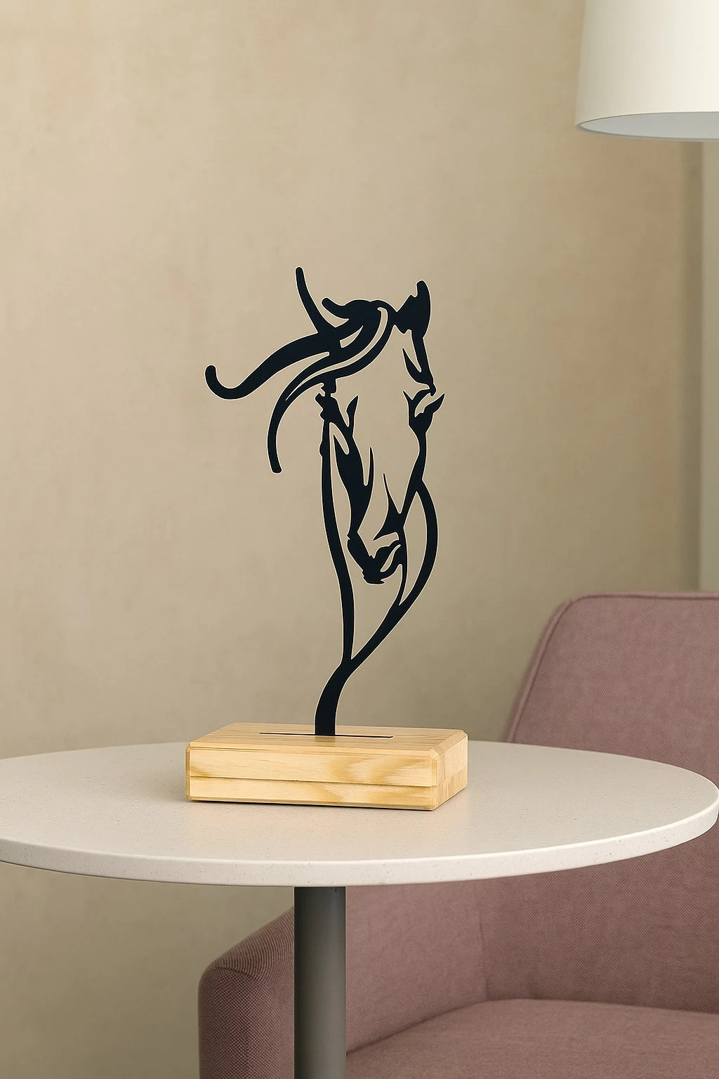 Horse - Motive
